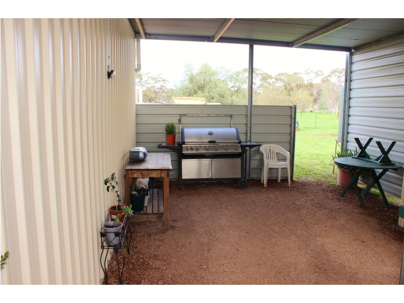 8 Giffard Street, Newbridge VIC 3551