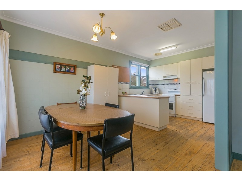 15 Graham Street, Kangaroo Flat VIC 3555