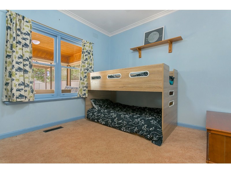 15 Graham Street, Kangaroo Flat VIC 3555