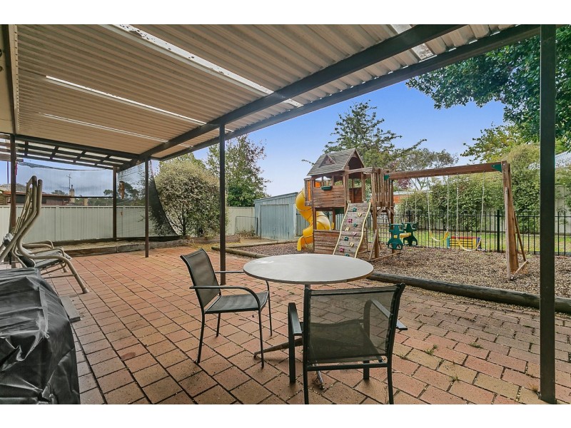 15 Graham Street, Kangaroo Flat VIC 3555