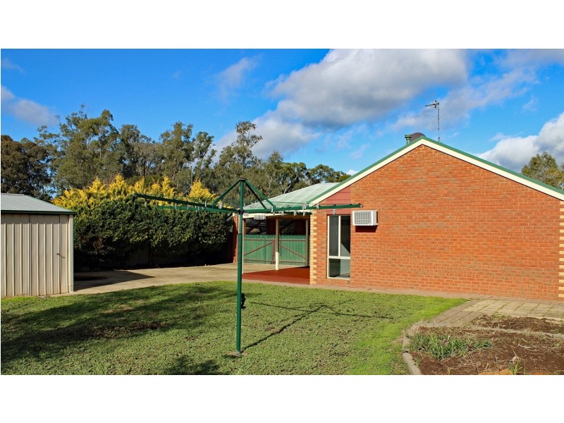 4 Pittaway Street, Kangaroo Flat VIC 3555