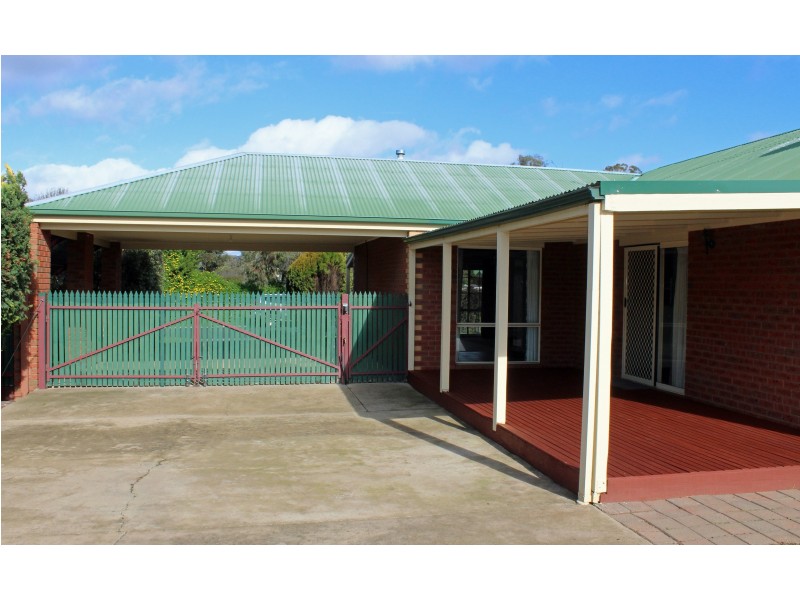 4 Pittaway Street, Kangaroo Flat VIC 3555