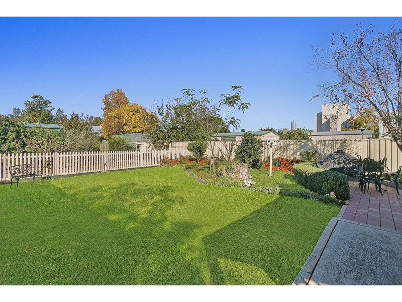 9 Hart Street, Rochester VIC 3561