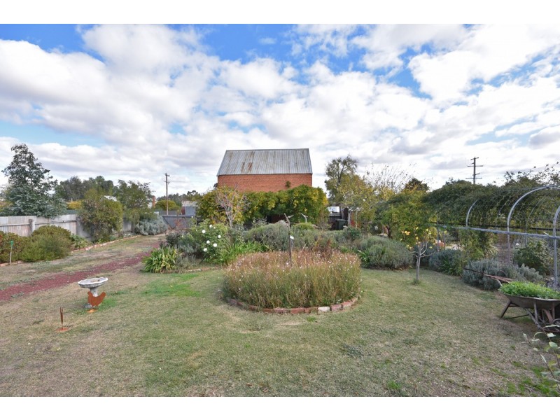 71 Broadway, Dunolly VIC 3472