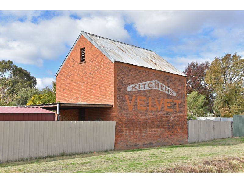 71 Broadway, Dunolly VIC 3472