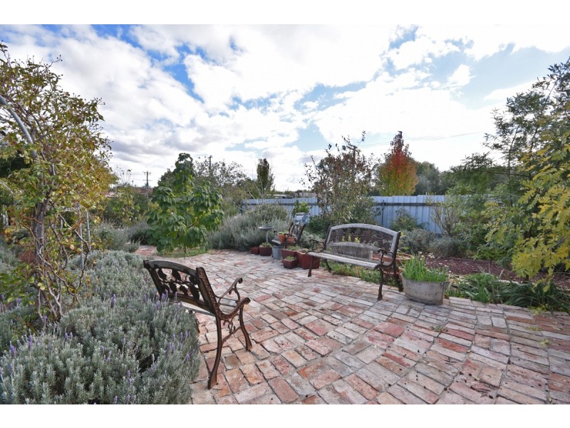 71 Broadway, Dunolly VIC 3472