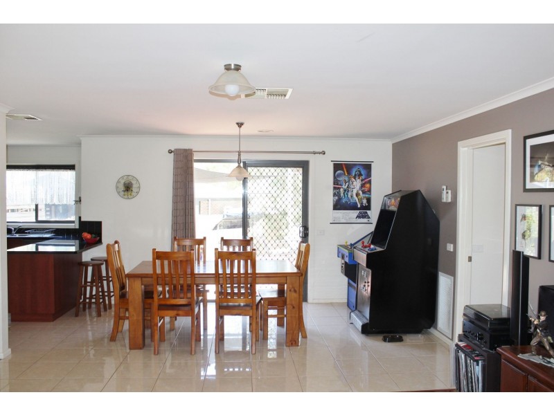 3 Melinda Street, California Gully VIC 3556