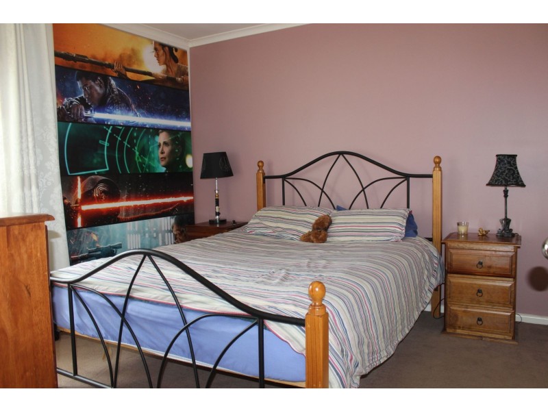 3 Melinda Street, California Gully VIC 3556