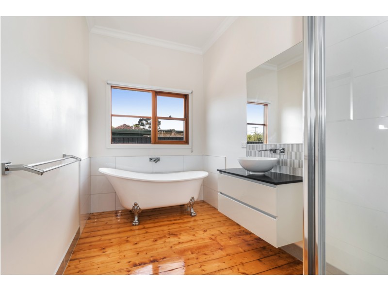 18 Staley Street, California Gully VIC 3556