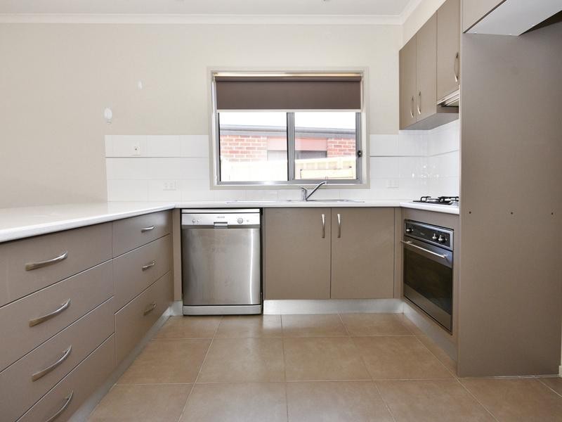 4B Alfreda Place, Golden Square VIC 3555