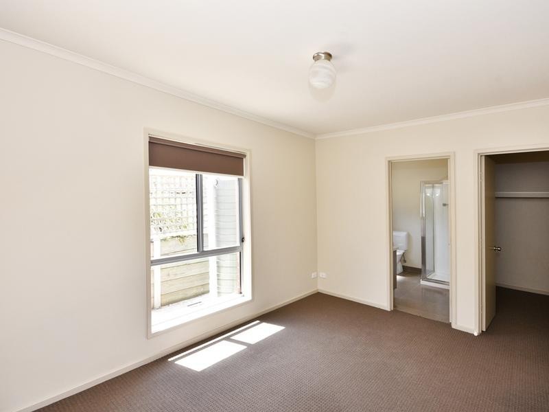 4B Alfreda Place, Golden Square VIC 3555
