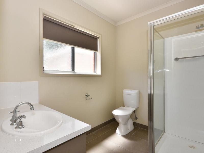 4B Alfreda Place, Golden Square VIC 3555