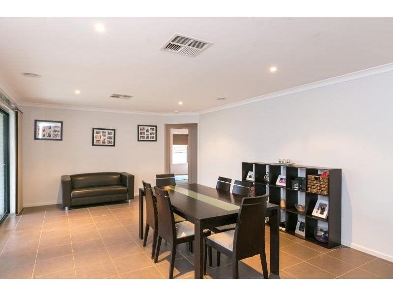 5 Klim Avenue, Kangaroo Flat VIC 3555