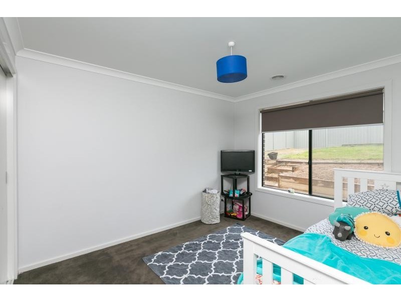 5 Klim Avenue, Kangaroo Flat VIC 3555