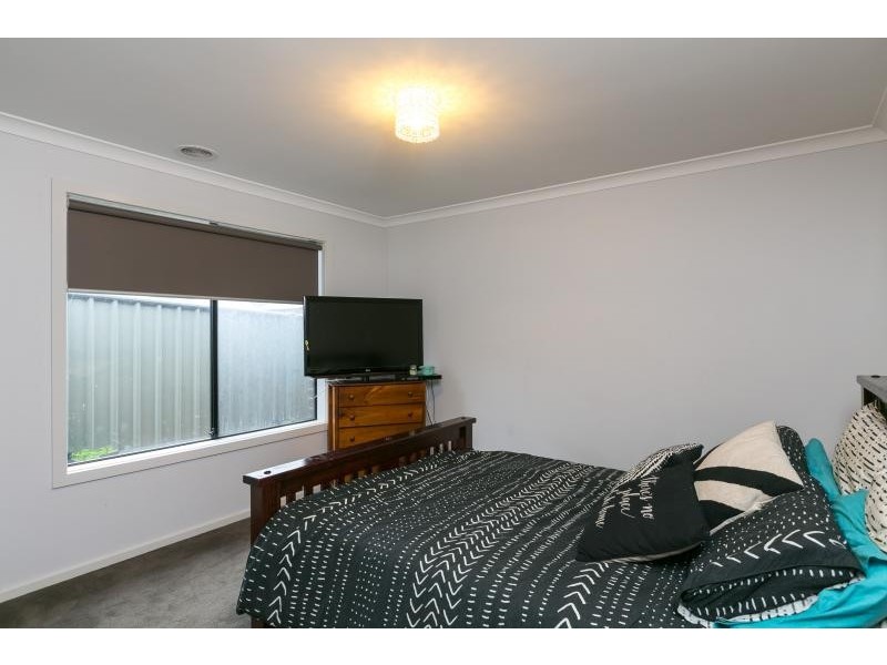 5 Klim Avenue, Kangaroo Flat VIC 3555