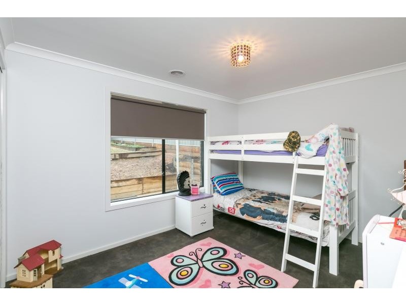 5 Klim Avenue, Kangaroo Flat VIC 3555