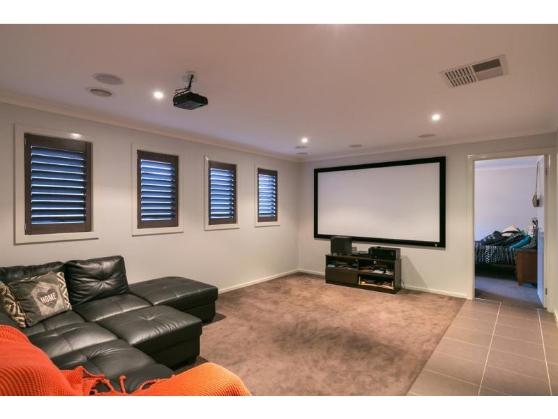 5 Klim Avenue, Kangaroo Flat VIC 3555