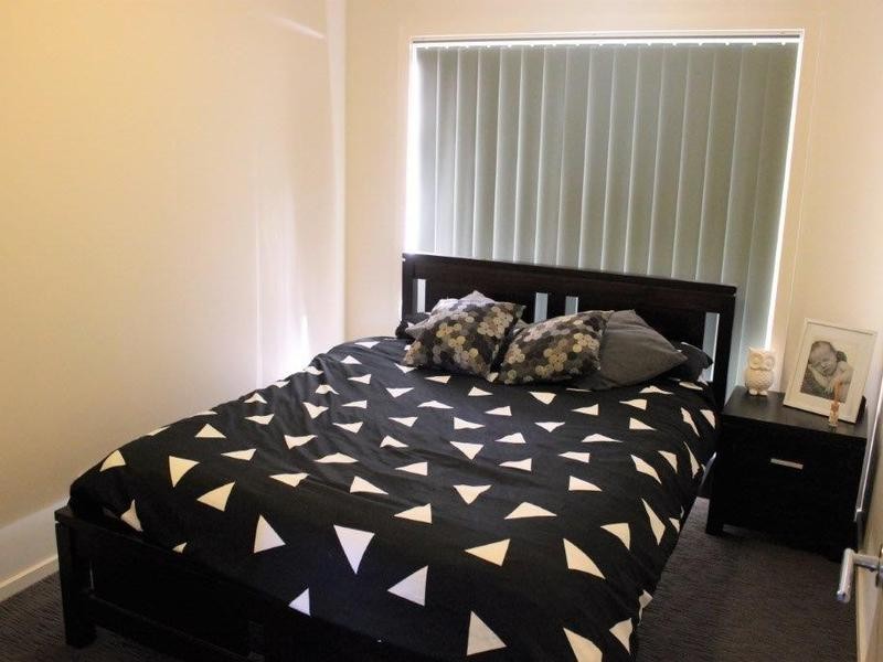 16 Yarunga Drive, Kangaroo Flat VIC 3555