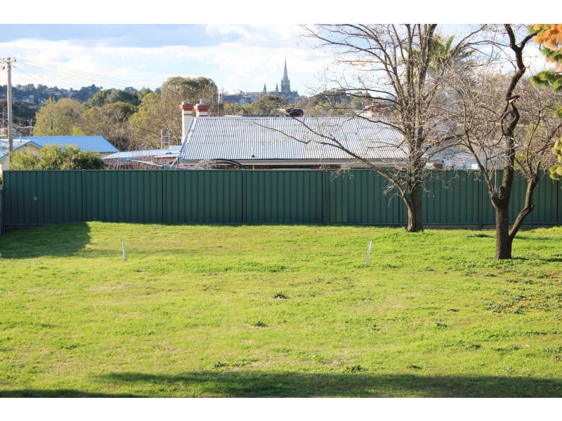 4 Maude Street, Golden Square VIC 3555