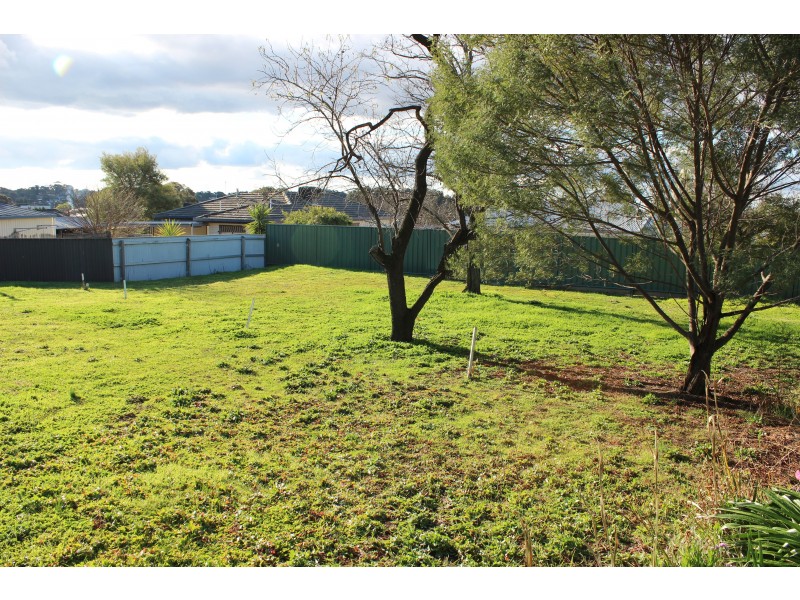 4 Maude Street, Golden Square VIC 3555