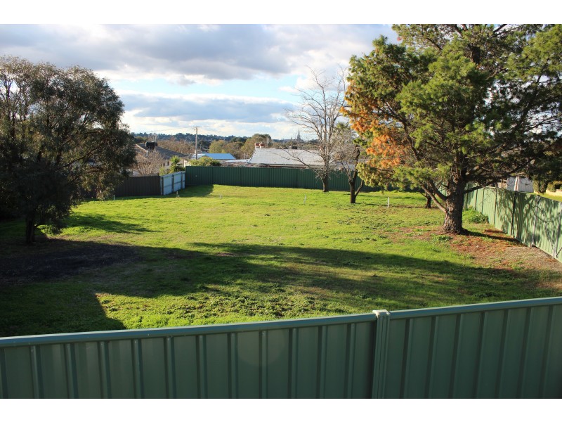 4 Maude Street, Golden Square VIC 3555