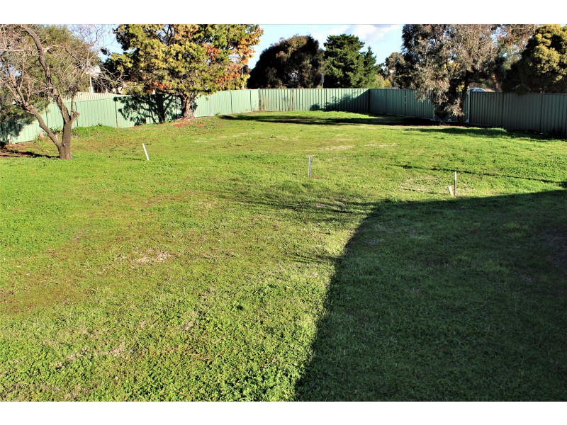 4 Maude Street, Golden Square VIC 3555