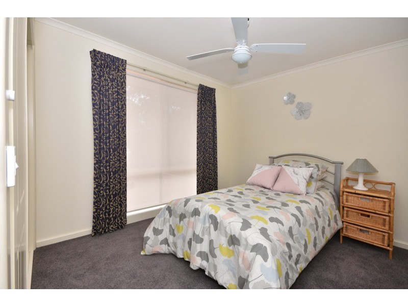 15 Peace Street, Kangaroo Flat VIC 3555