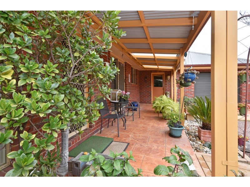 15 Peace Street, Kangaroo Flat VIC 3555