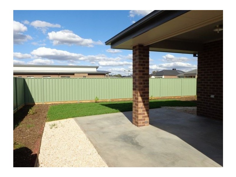 7 Aurora Place, Epsom VIC 3551