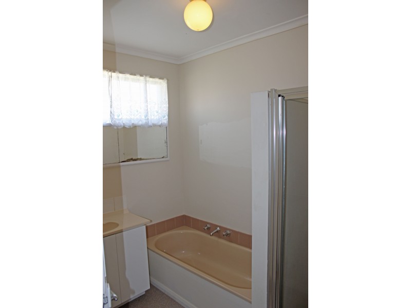 53 Olympic Parade, Kangaroo Flat VIC 3555