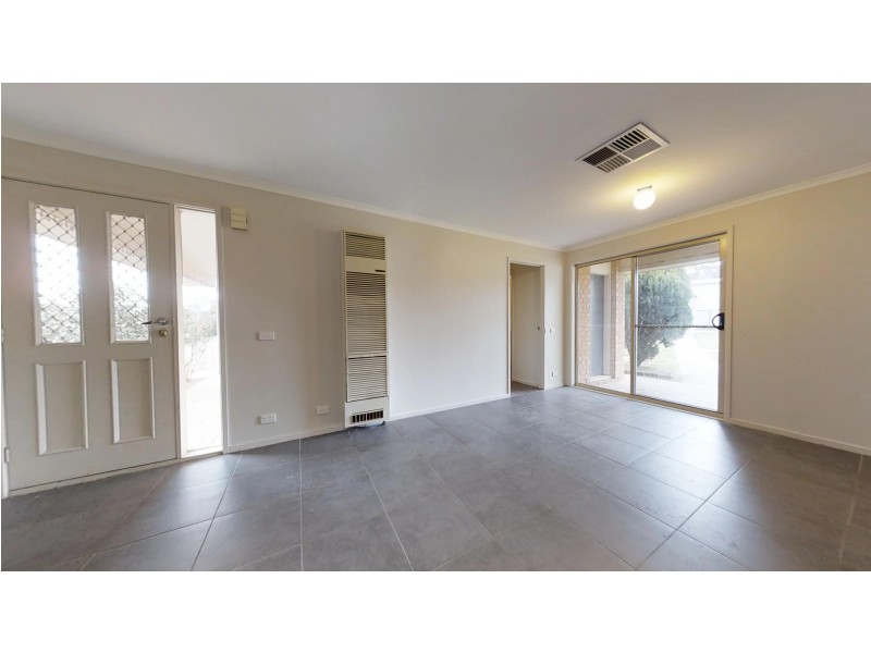 44 Mockridge Drive, Kangaroo Flat VIC 3555