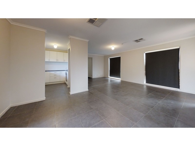 44 Mockridge Drive, Kangaroo Flat VIC 3555