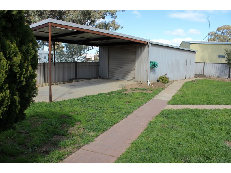 44 Mockridge Drive, Kangaroo Flat VIC 3555