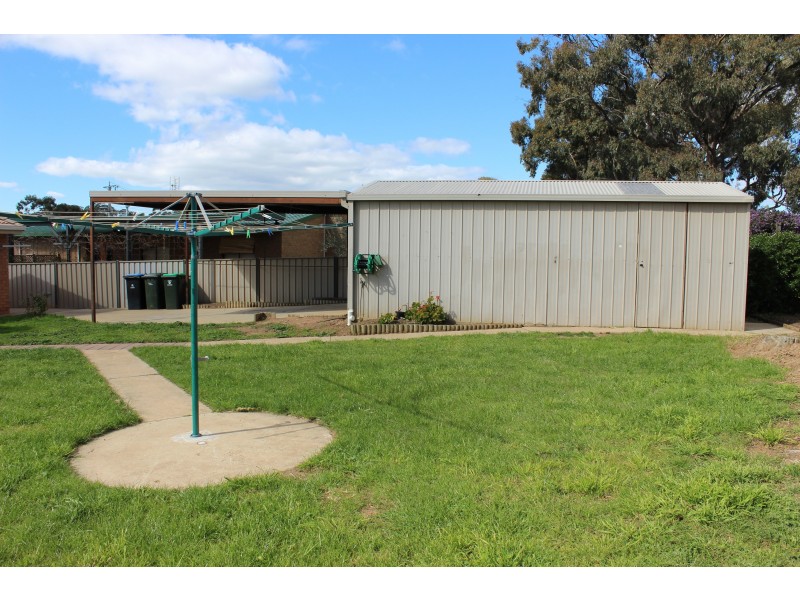 44 Mockridge Drive, Kangaroo Flat VIC 3555