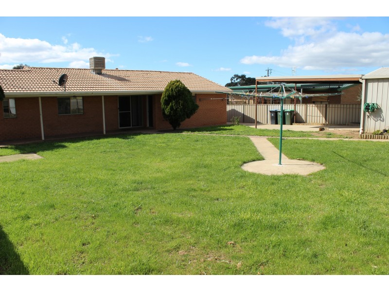 44 Mockridge Drive, Kangaroo Flat VIC 3555