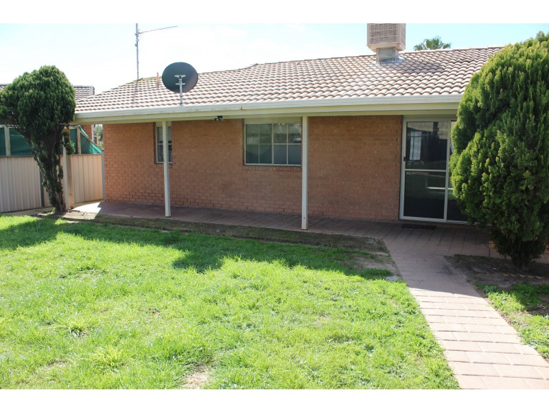 44 Mockridge Drive, Kangaroo Flat VIC 3555