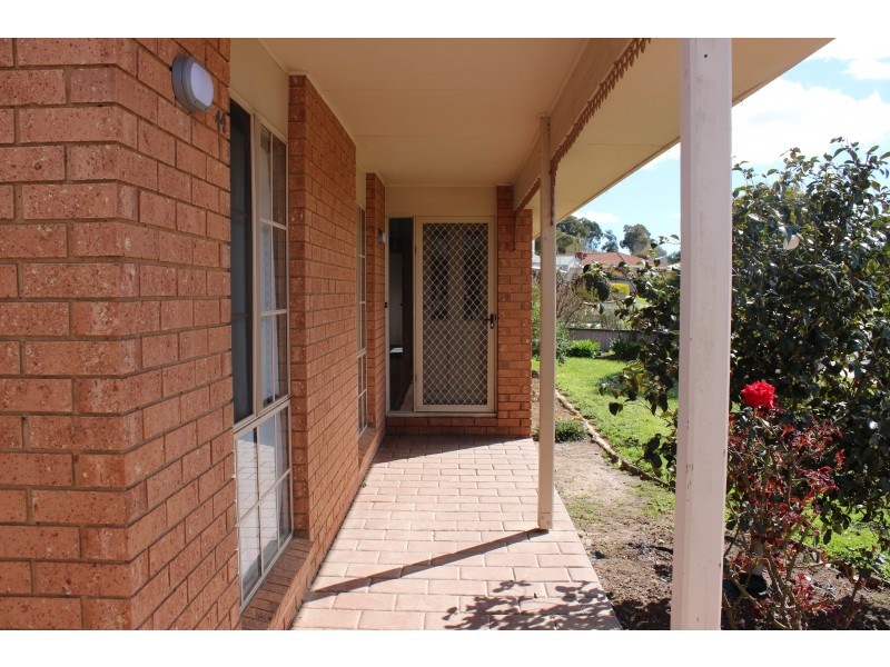 44 Mockridge Drive, Kangaroo Flat VIC 3555