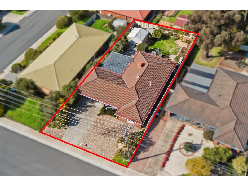 40 Howell Crescent, Kangaroo Flat VIC 3555