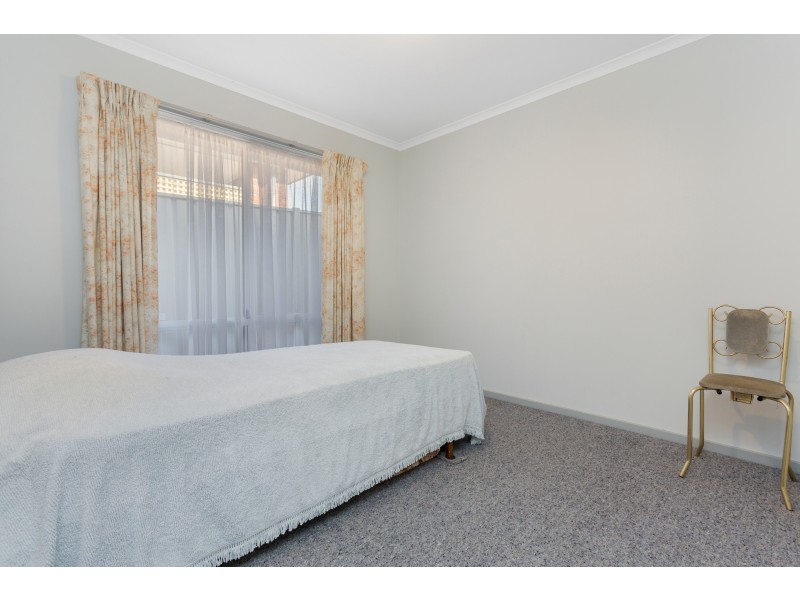 40 Howell Crescent, Kangaroo Flat VIC 3555