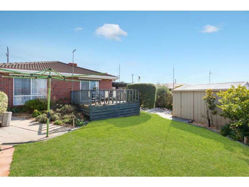 40 Howell Crescent, Kangaroo Flat VIC 3555