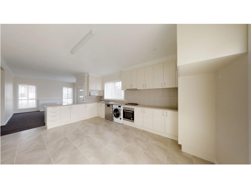 16 Woolcock Avenue, Kangaroo Flat VIC 3555