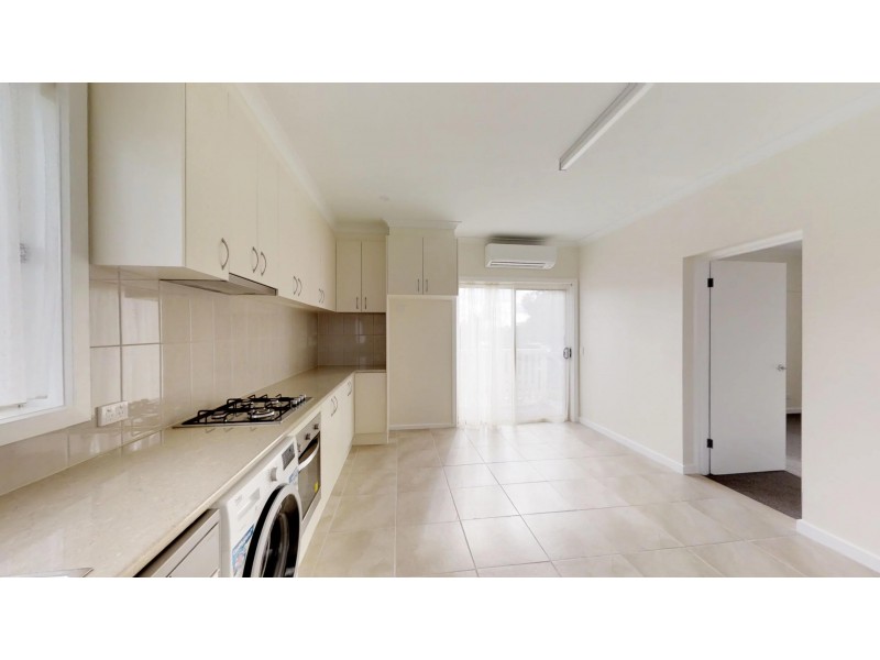 16 Woolcock Avenue, Kangaroo Flat VIC 3555