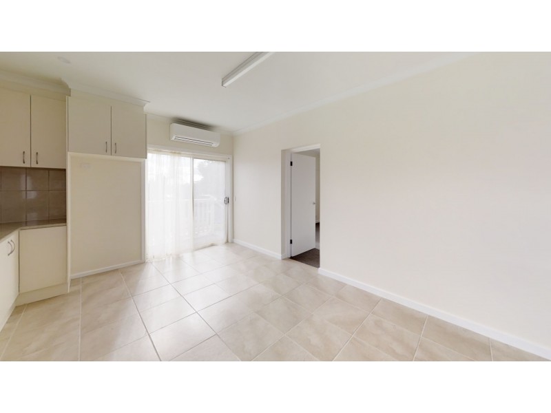 16 Woolcock Avenue, Kangaroo Flat VIC 3555