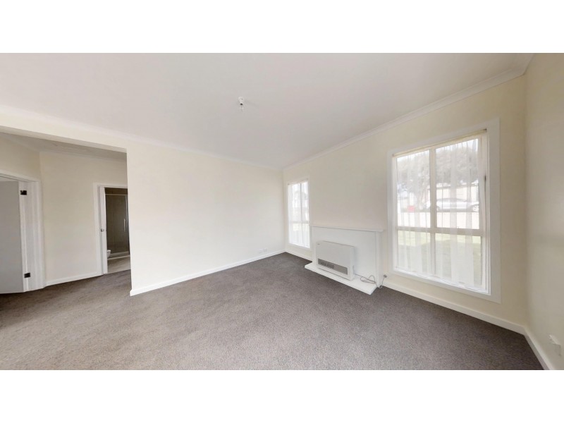 16 Woolcock Avenue, Kangaroo Flat VIC 3555