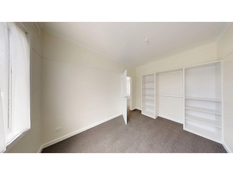 16 Woolcock Avenue, Kangaroo Flat VIC 3555