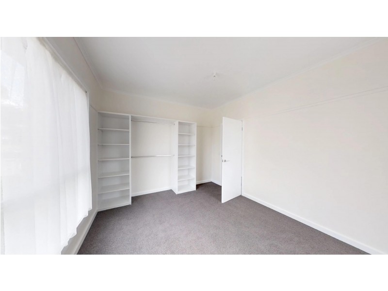 16 Woolcock Avenue, Kangaroo Flat VIC 3555