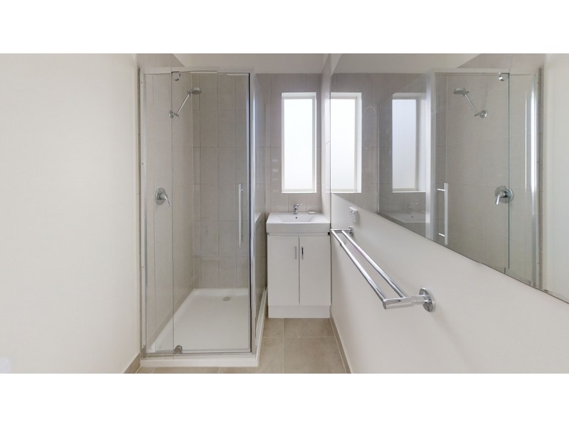 16 Woolcock Avenue, Kangaroo Flat VIC 3555