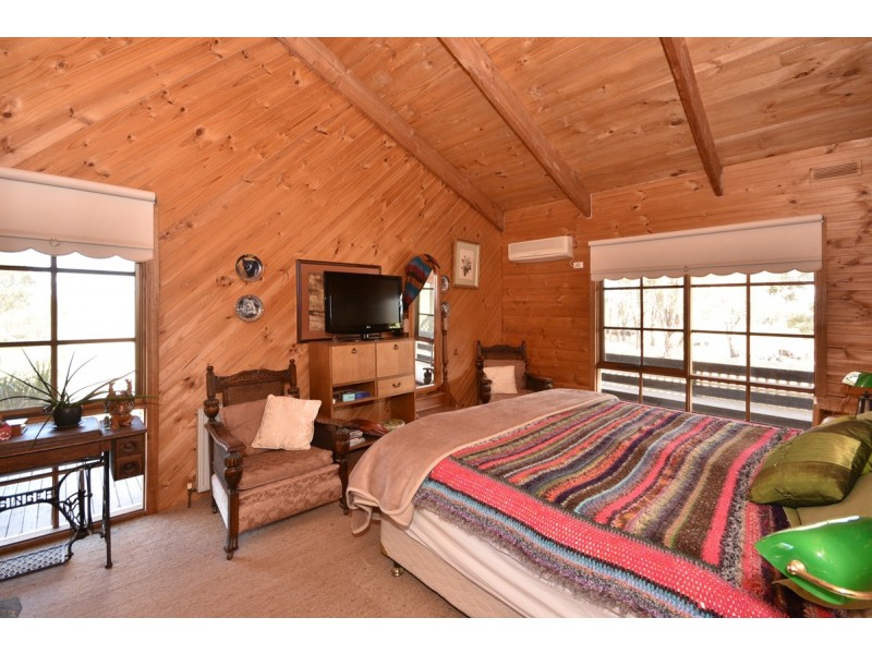 131 Rocky Ridge Road, St Arnaud VIC 3478