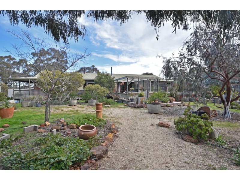 131 Rocky Ridge Road, St Arnaud VIC 3478