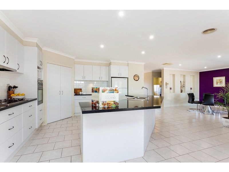 92 Pioneer Drive, Maiden Gully VIC 3551
